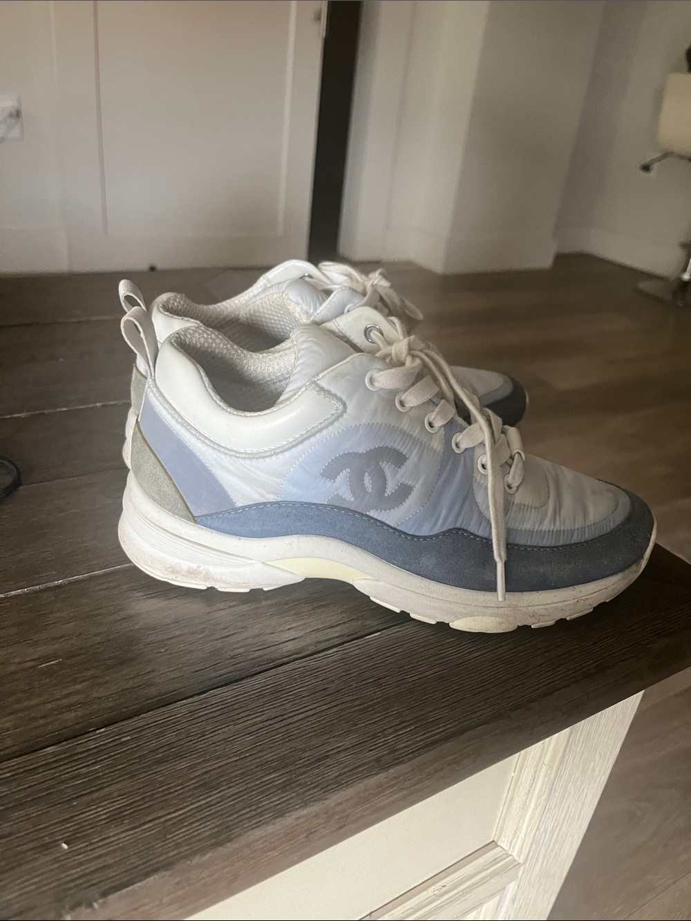 CHANEL White and Light Gray Low-Top Sneakers - Picture 3 of 5
